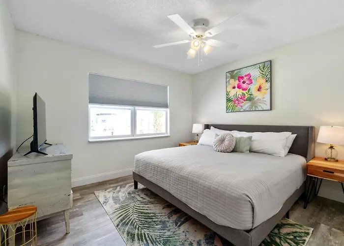 Paradise Palms- Tropic Suite- Pool - Steps To Ocean - 10 Min To Downtown
