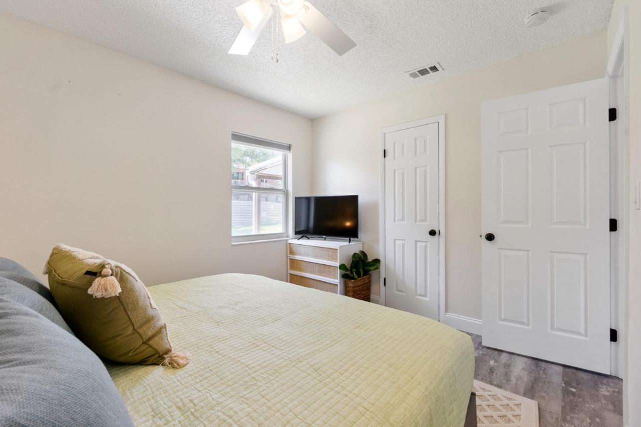 Paradise Palms- Tropic Suite- Pool - Steps To Ocean - 10 Min To Downtown Apartment St. Augustine